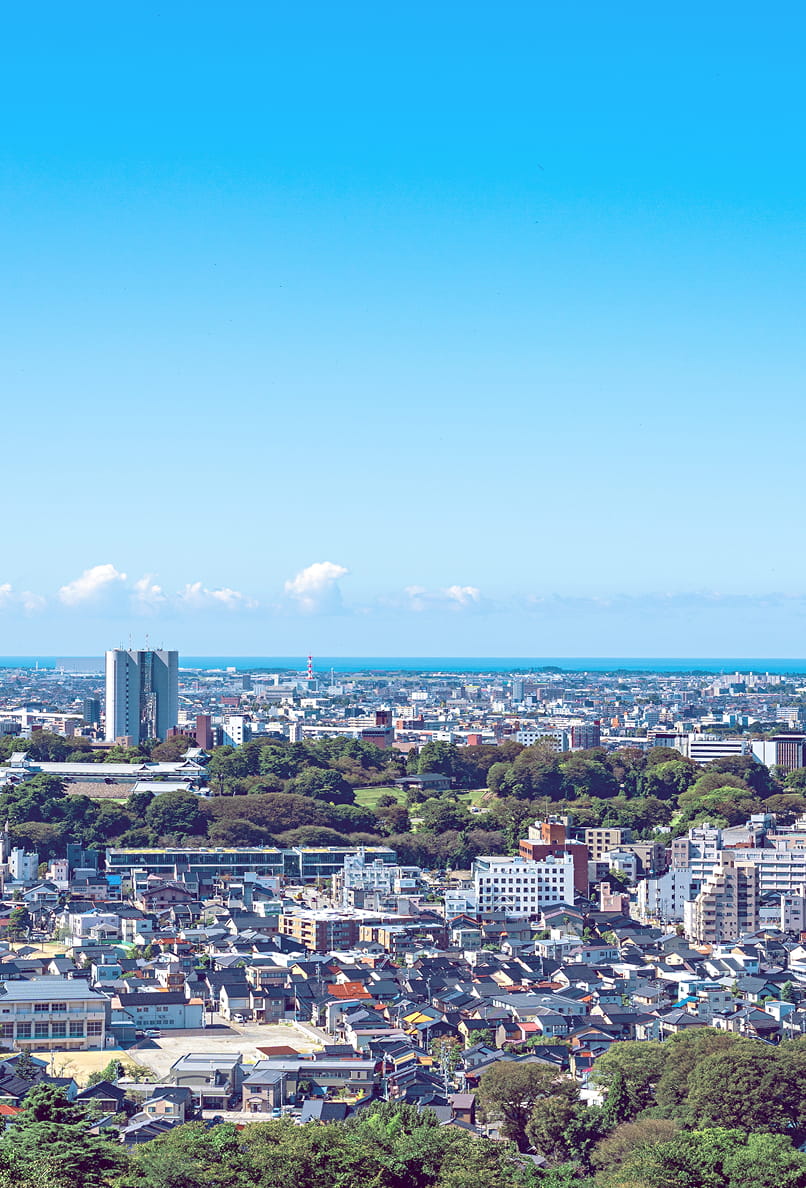 青空の金沢市街
